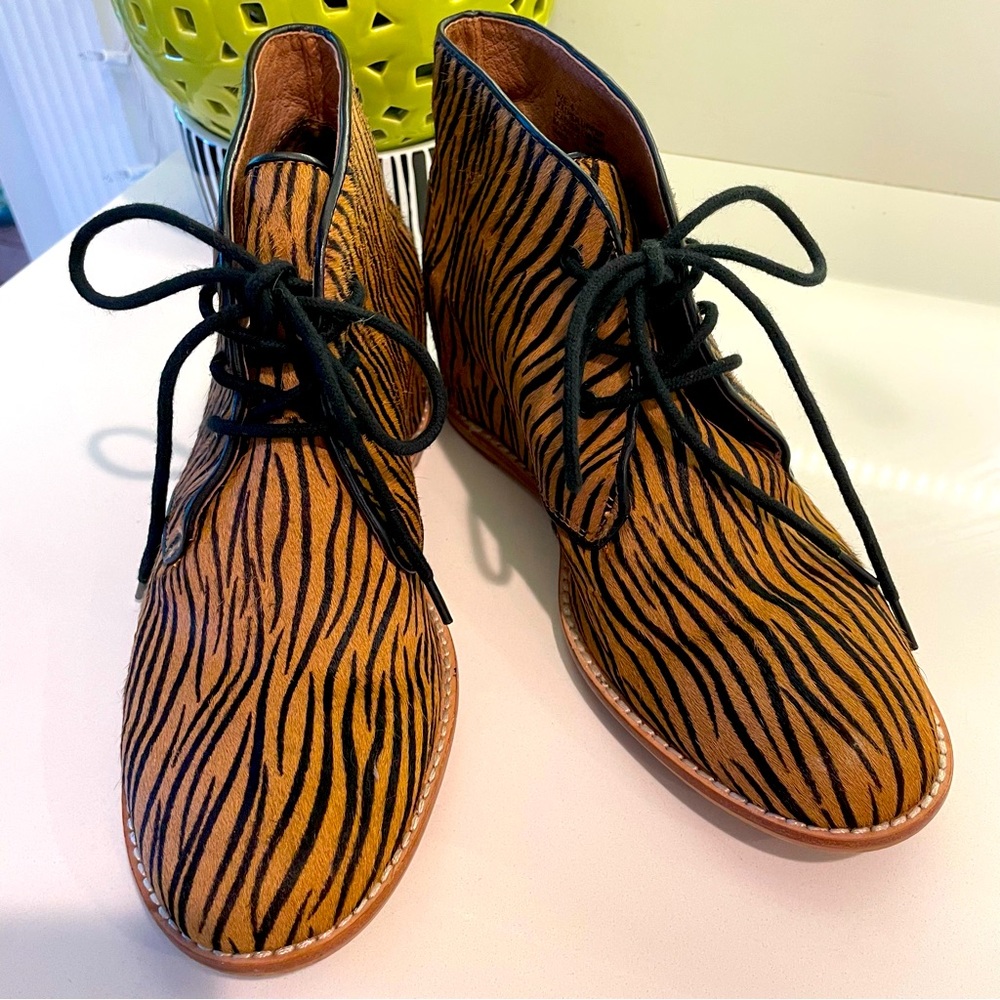 Anthropologie MATIKO Zebra Pony Fur 2” Wedge Lace up Booties! GREAT CONDITION 6